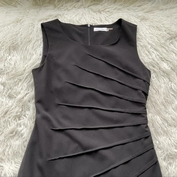 Calvin Klein Sleeveless FullyLined Tailored Dress wSunburst Asymmetrical Pleats - Picture 4 of 6